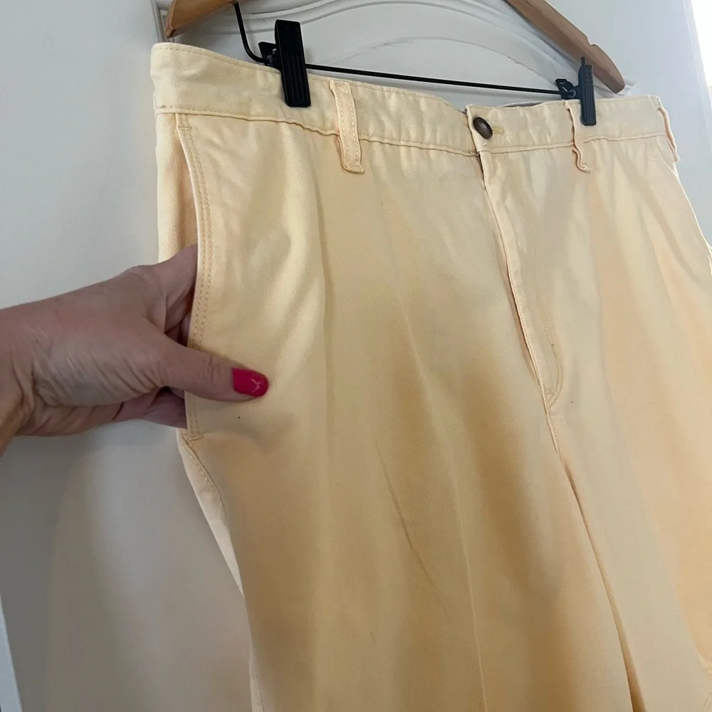 IZOD Saltwater Chinos Light Yellow Flat Front Dress Shorts Men’s Size 40W - Picture 9 of 15